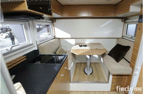 奔驰越野房车Zetros和Unimog争做顶尖王者_方