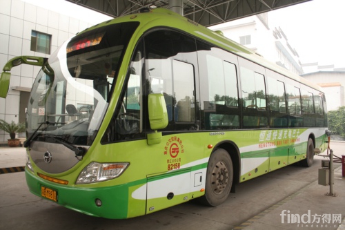 绿色车身的快充纯电动公交车于2012年7月投放