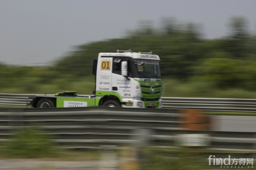 欧曼GTL超能版赛车驰骋2015CTR中国卡车公开赛赛场