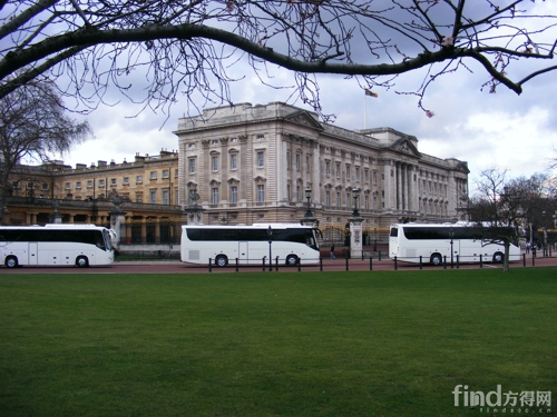 金龙客车在英国白金汉宫