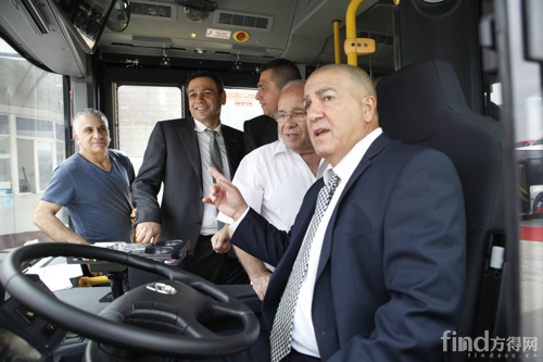 2 以色列客户试驾金旅客车
