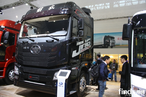 谁家马力最大? 牵引车聚汉城打擂!_方得网_最