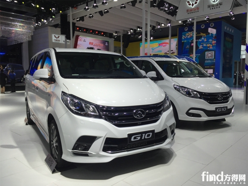 20151120-第13届中国（广州）国际汽车展览会上汽大通展台活动-依次是全新G10豪华行政版、全新G10柴油版