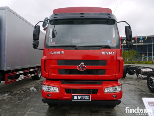 【围观】帅呆了!东风柳汽T7首秀 长头卡车狂圈