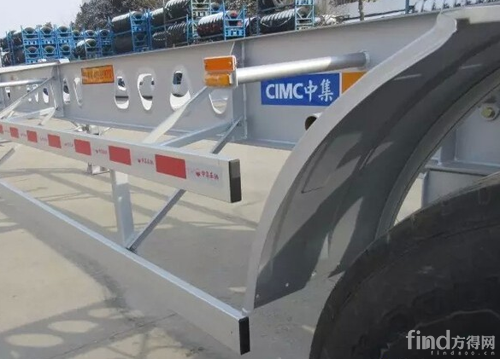 中集通华推出48'三轴钢铝混合型轻量化小鹅颈