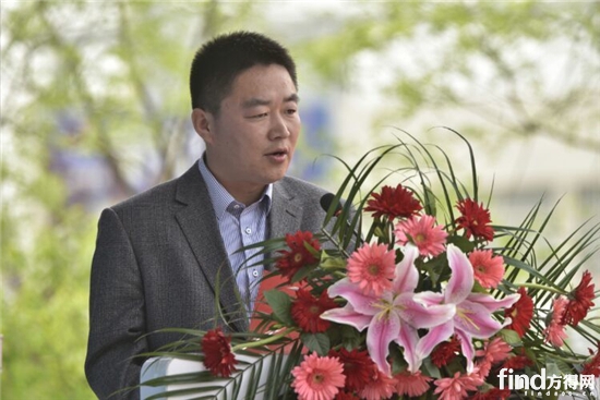天津通鸿汽车销售服务有限公司总经理王龙君讲话
