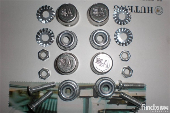 车牌不按规定装螺丝 扣12分!_方得网_最专业的商用卡客车网信息专家!