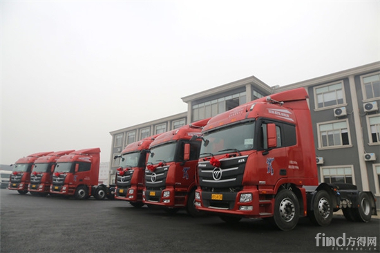 欧曼GTL首批10辆轿运车交付上海_方得网_最