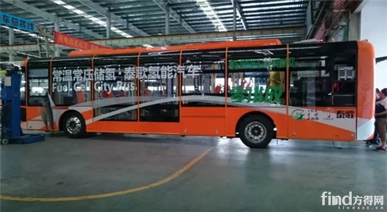 扬子江威龙G52“泰歌号”氢燃料电池纯电动城市客车.webp