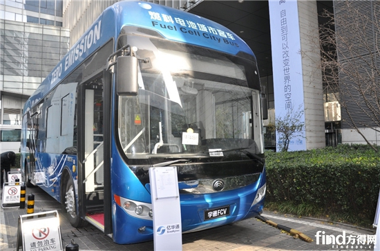 宇通与亿华通联合生产的12米氢燃料电池城市公交车