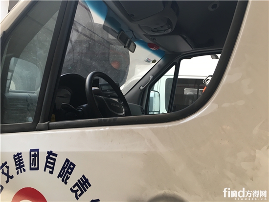 【调查】昆明大量纯电动公交车疑似被闲置   这究竟怎么一回事？ (10)