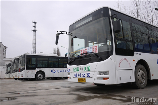 3 镇村公交采用了8.6米金旅纯电动公交车