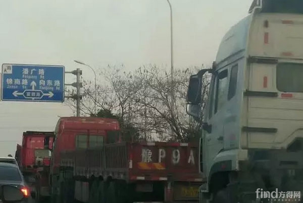 货车年检变相加价 新车上牌要花2500元