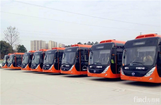 武汉搭载微宏快充系统的BRT车型