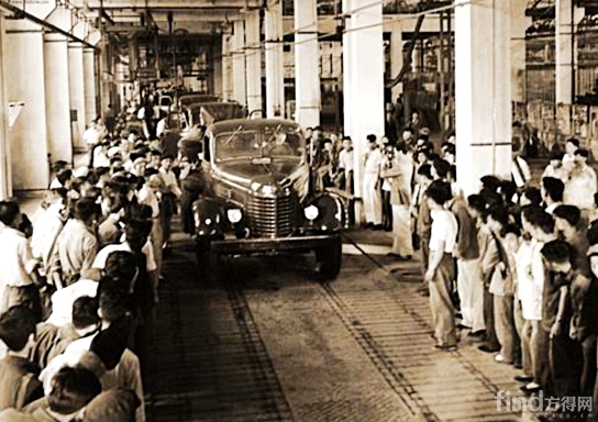 002 1956年7月13日，新中国第一辆下线的汽车：解放CA10