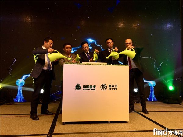 中国重汽新斯太尔渣土车在亳州正式上市