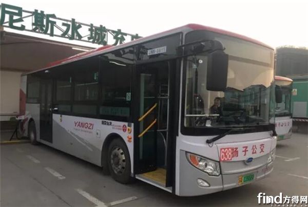在南京运营的南京金龙纯电动公交车