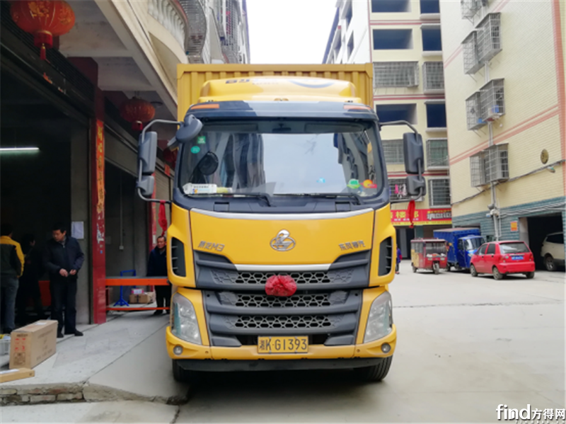 黑夜中前行的伙伴 快递司机眼中的乘龙M3