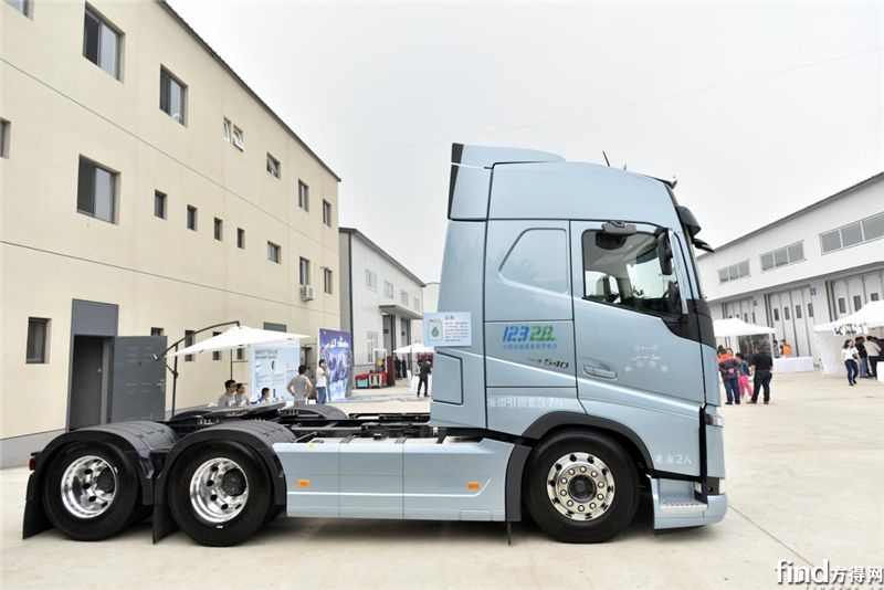 540马力!比国产车每年省8万元油费!115万重卡