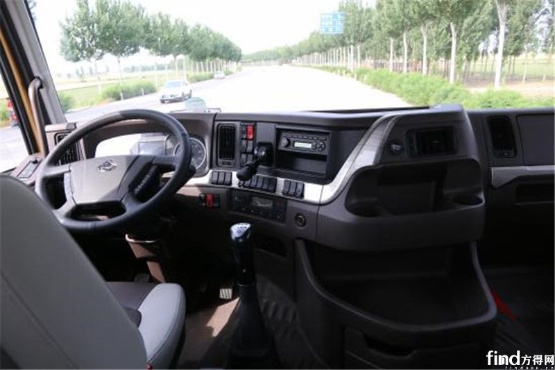 多项升级优化 图解2018款乘龙H7驾驶室9