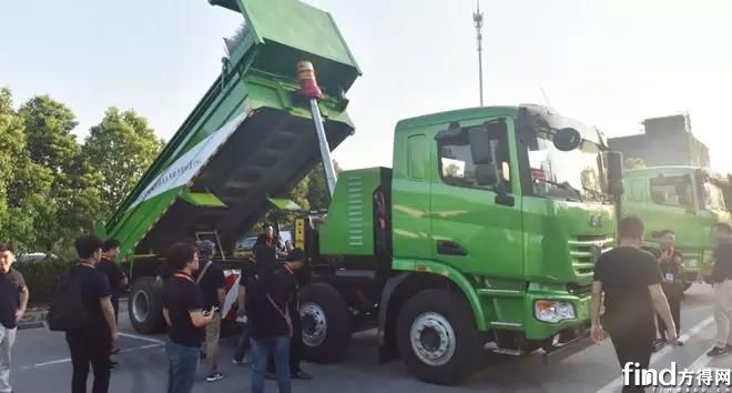 联合卡车新型智能渣土车获单60辆 (2)