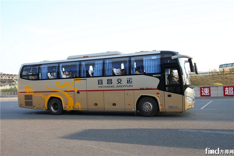 宜昌交运集团坐满乘客的城际公交海格惩车
