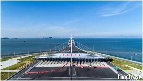 万众瞩目港珠澳大桥开始试运行 (2)