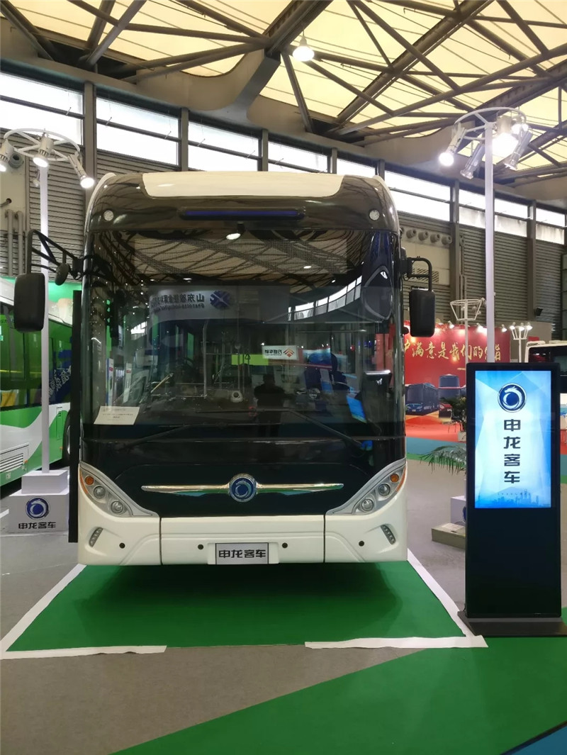 申龙三款新能源精品酷炫亮相上海国际客车展 (4)
