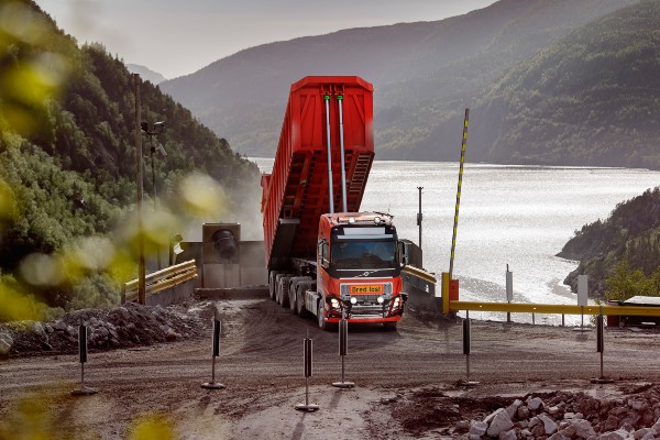 沃尔沃自动驾驶卡车另辟蹊径 在挪威试水煤矿运输