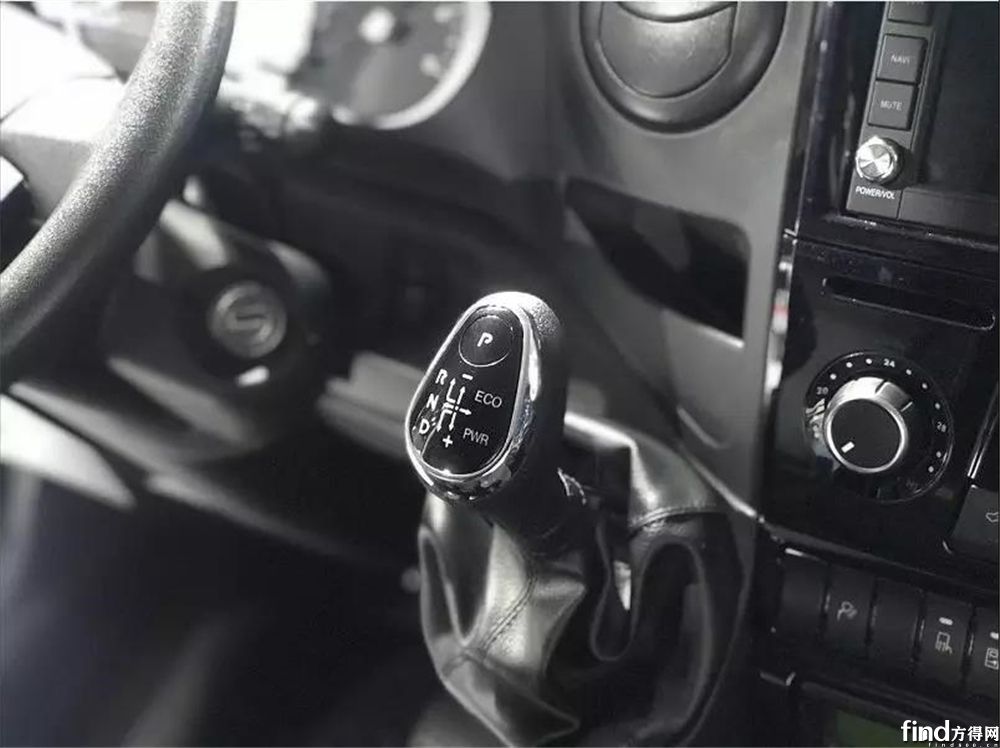 配备两种驾驶模式