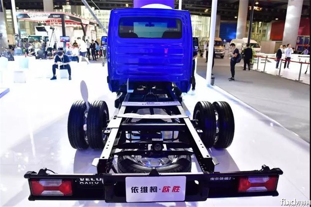 全新一代依维柯欧胜8AT专业底盘