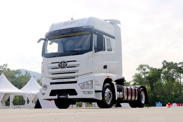 载重40吨重型卡车完成无人自动驾驶测试