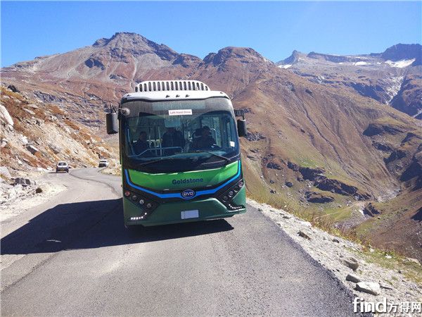 　　比亚迪纯电动巴士运行在喜马偕尔邦高海拔路段