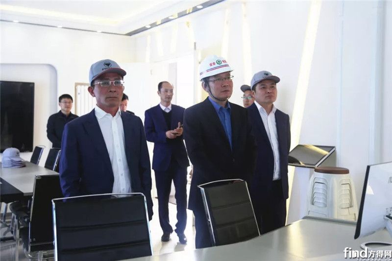 青岛国恩科技董事长王爱国一行到福田汽车诸城厂区参观交流