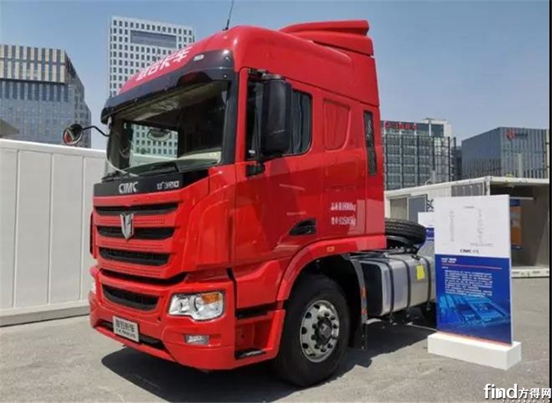 肩负