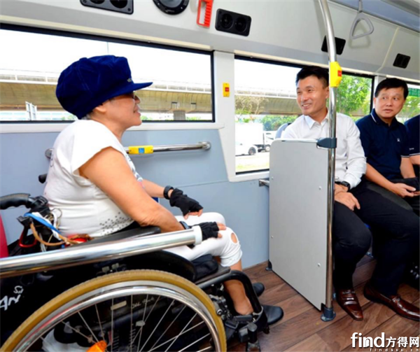 【新闻稿】有爱！比亚迪助力新加坡实现全岛巴士无障碍通勤_191105907