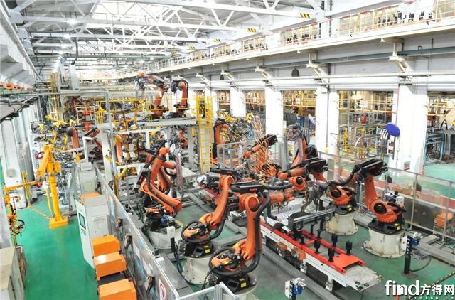 轻商分公司焊装车间实现机器人智能升级，自动化率达到40%