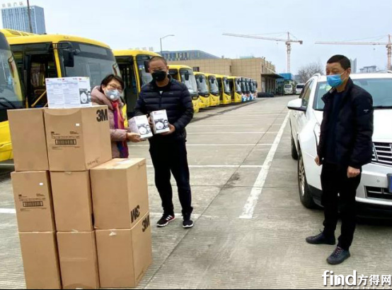 共同战“疫” 苏州金龙联合爱普向南通公交捐赠4000只口罩187