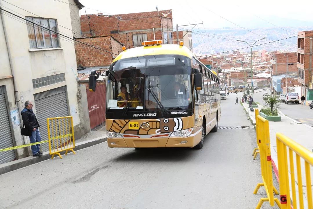 金龙客车公交在玻利维亚首都拉巴斯运营