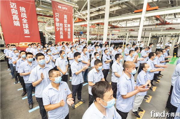 汉德车桥50万总成下线 (1)