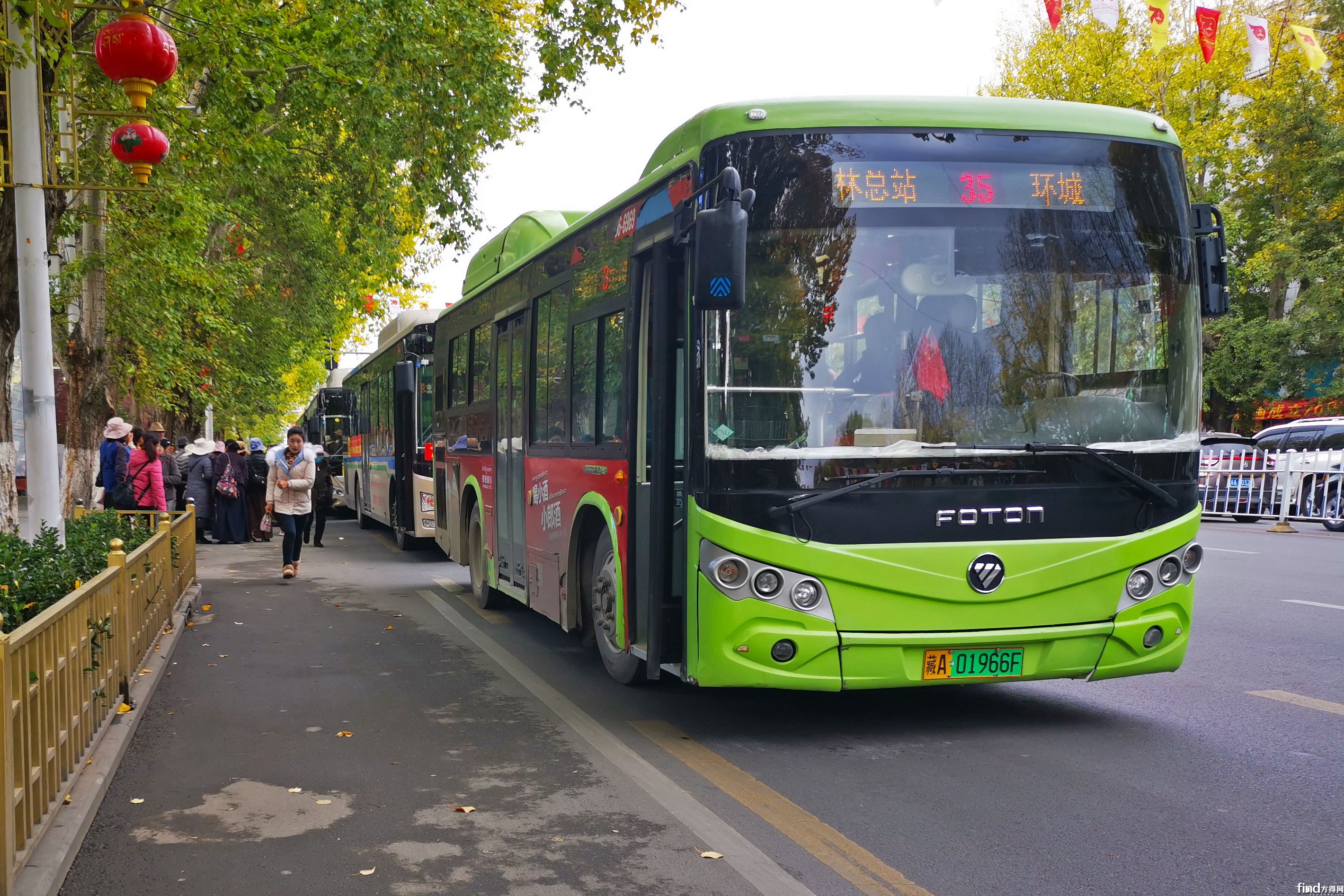 拉萨街头的福田欧辉新能源公交车