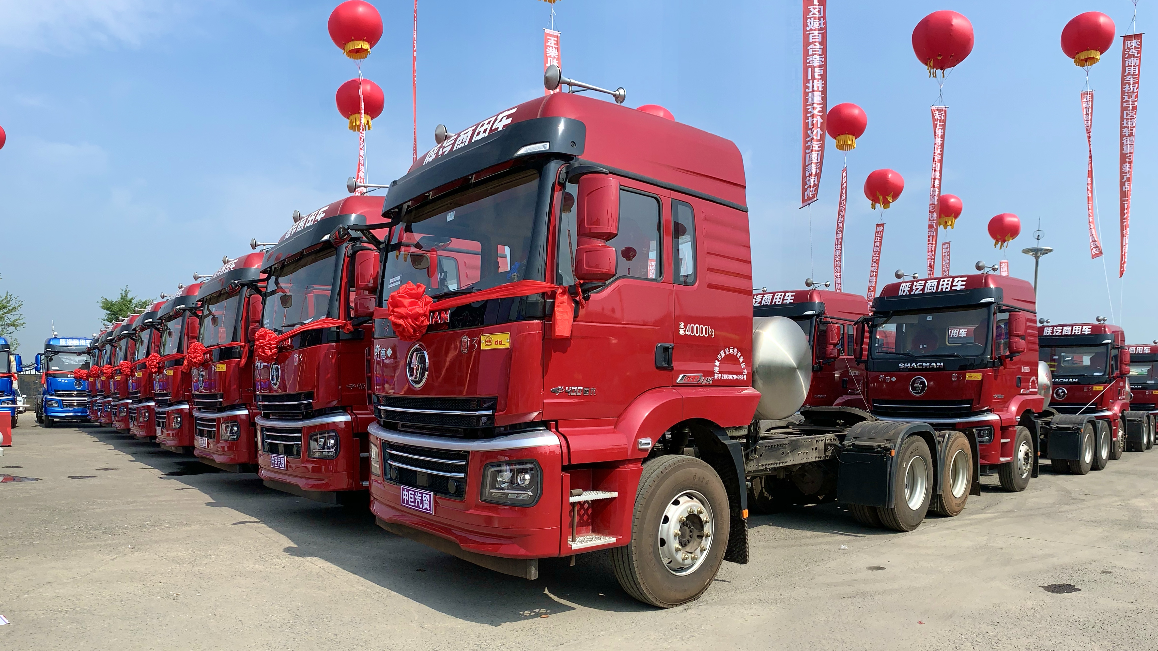 国六LNG牵引车在辽宁批量交车