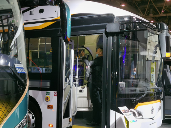 【新闻】打造“5G智慧能源绿色城市”  银隆亮相道路运输车辆展2290