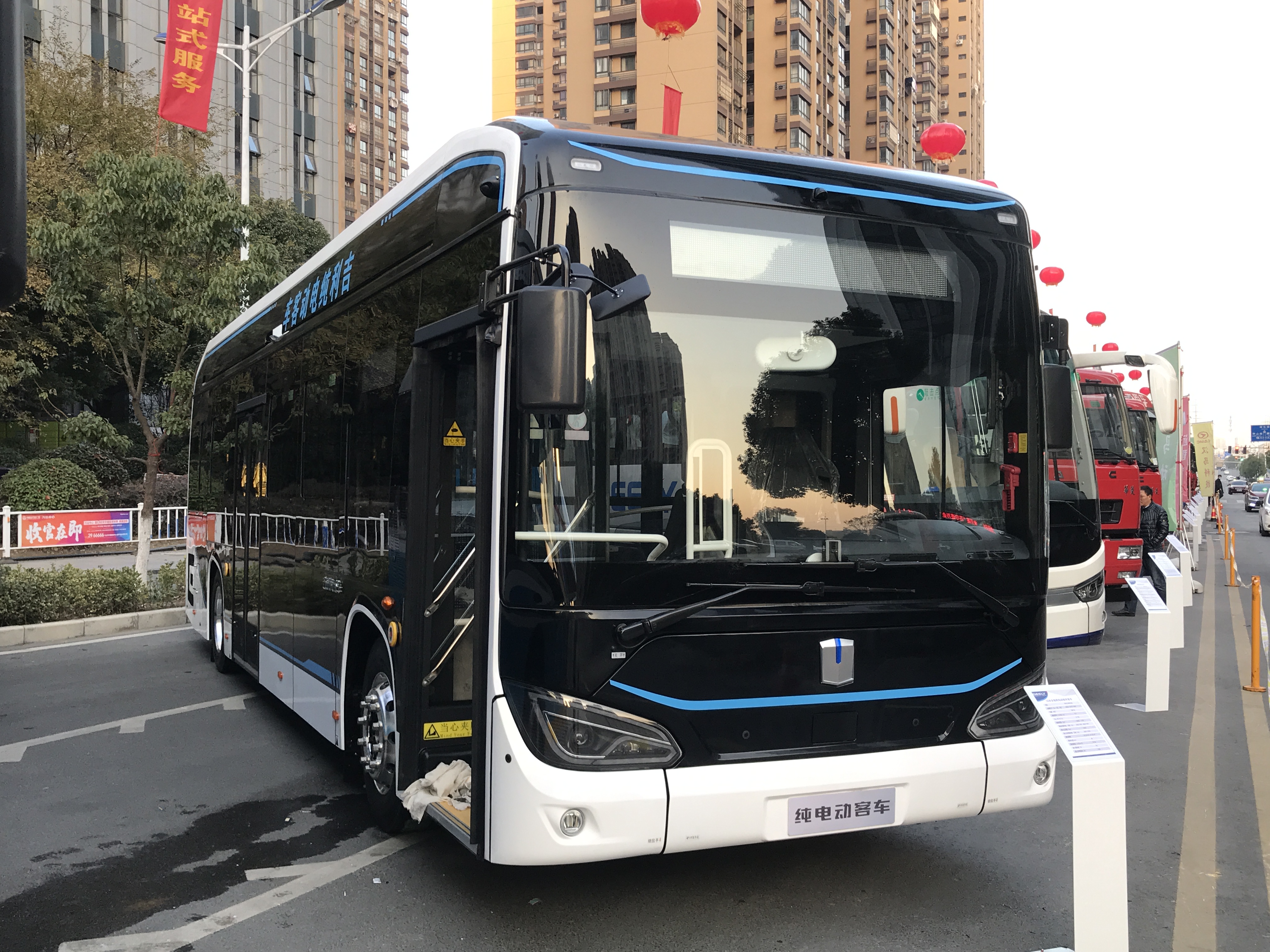 纯电动客车
