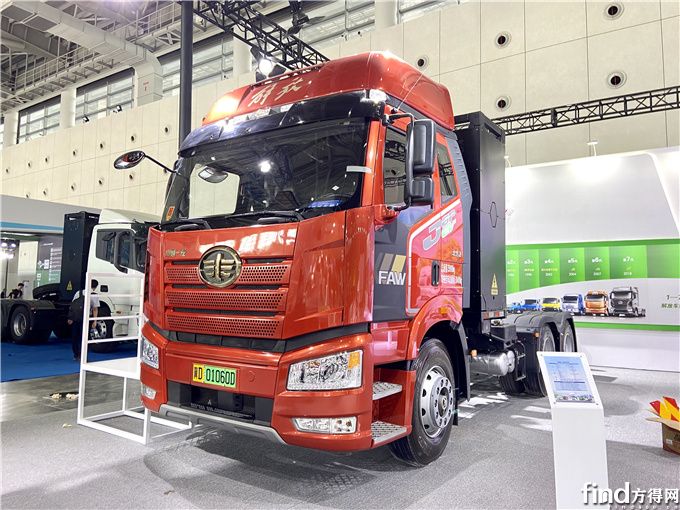 1解放J6P 6×4 换电牵引车