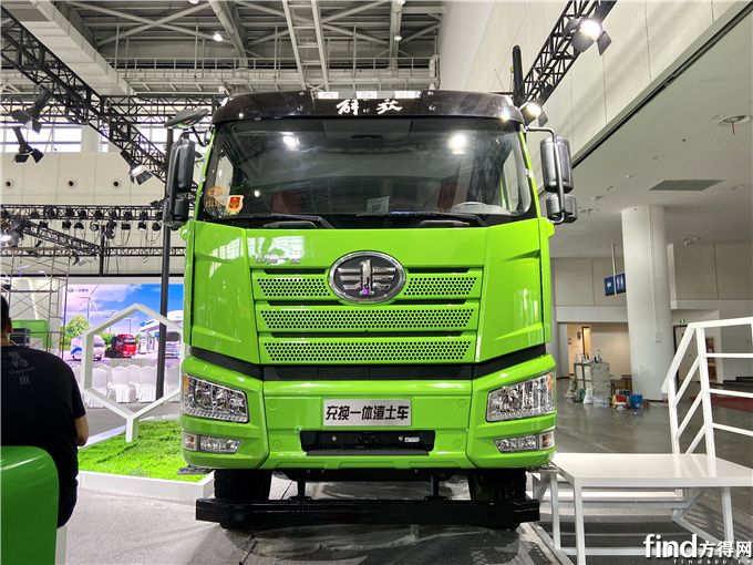 2解放充换一体渣土车