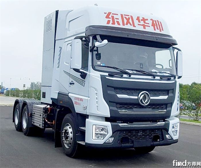 还有1款产品型号为eq4250glfcev2的东风华神t7燃料电池牵引车亮相,它