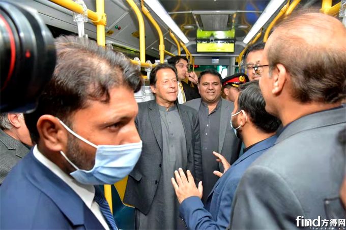巴基斯坦总理伊姆兰-汗试乘中通BRT客车