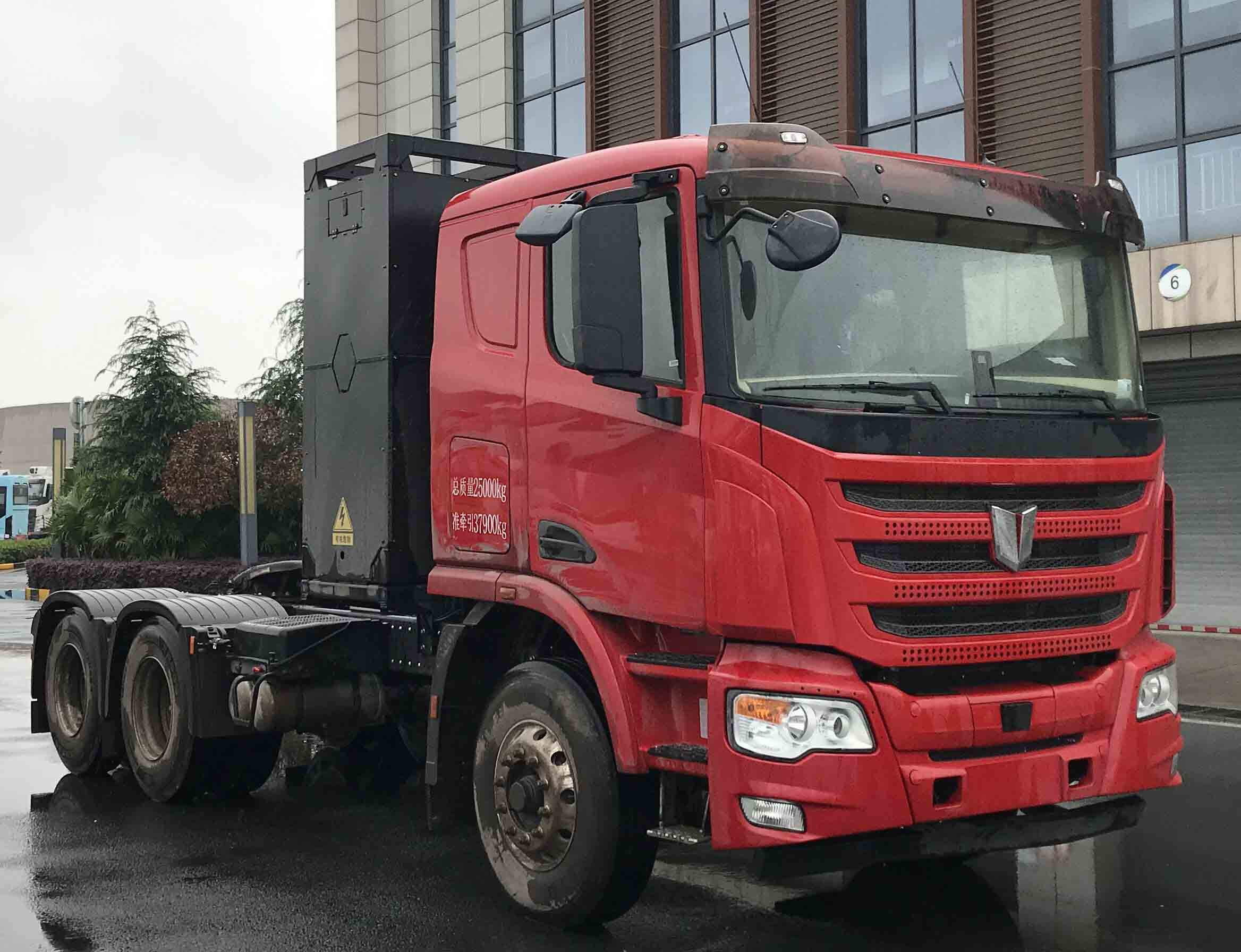 联合卡车换电牵引车QCC4253BEVH4
