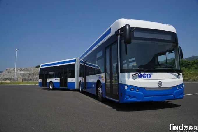 金旅客车出口保加利亚的18米纯电动公交车
